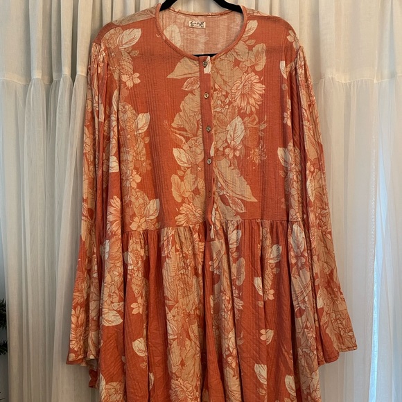 Free People Pants - Free People Peachy Pink Romper Large. Bat wings.